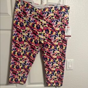 Colorful women’s capri leggings